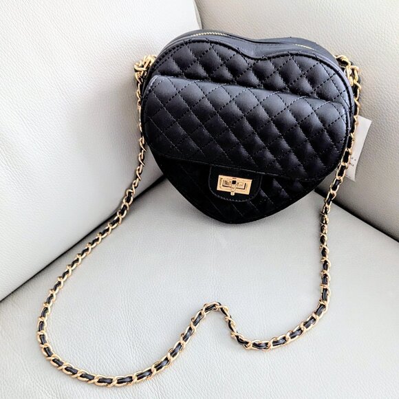 🖤 Chanel Inspired Heart Black Bag w/ Gold Chain - Picture 1 of 8